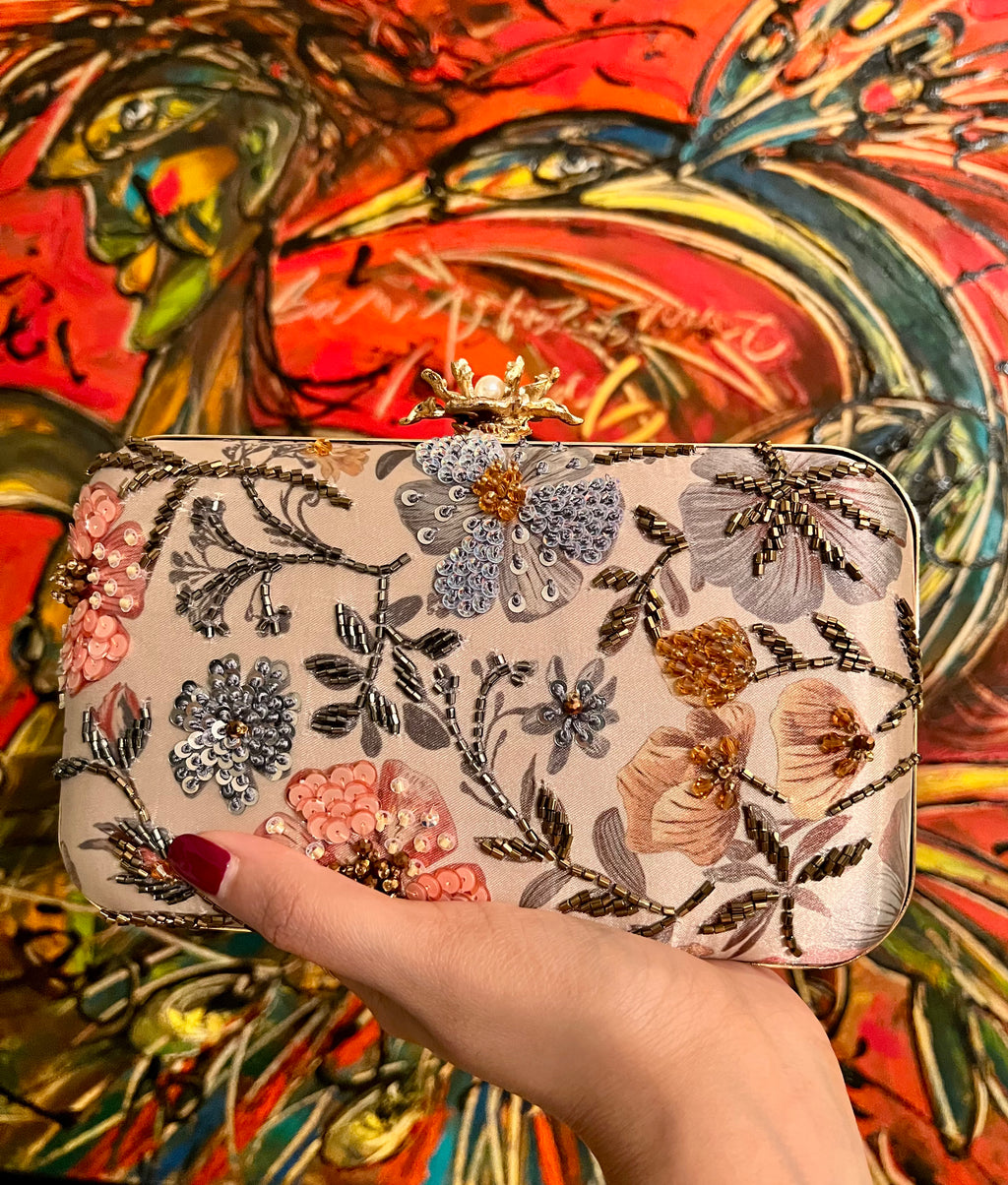 The Aurelia Grand Clutch