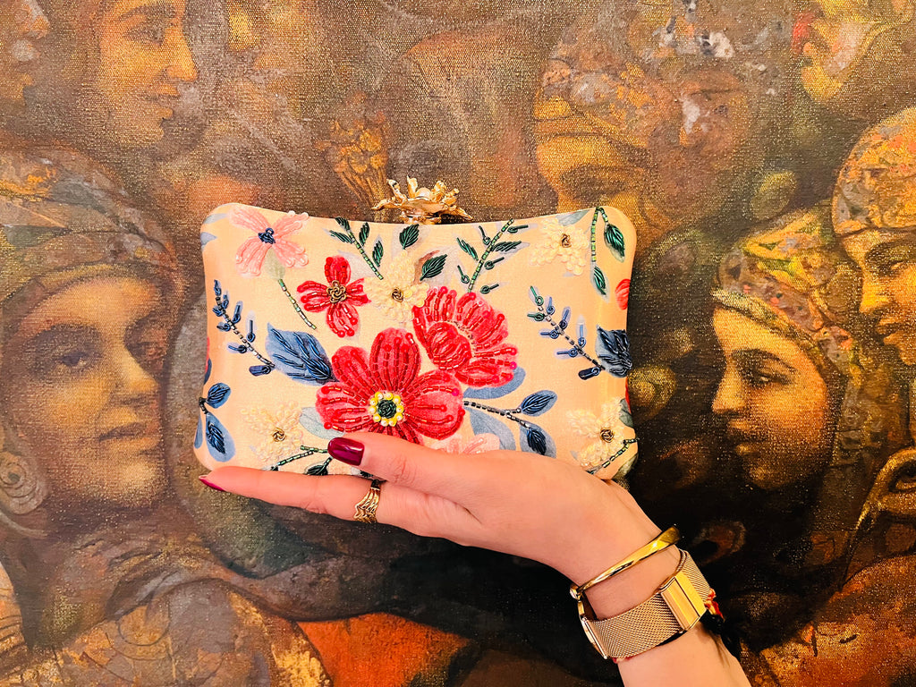 The Noor Signature Clutch
