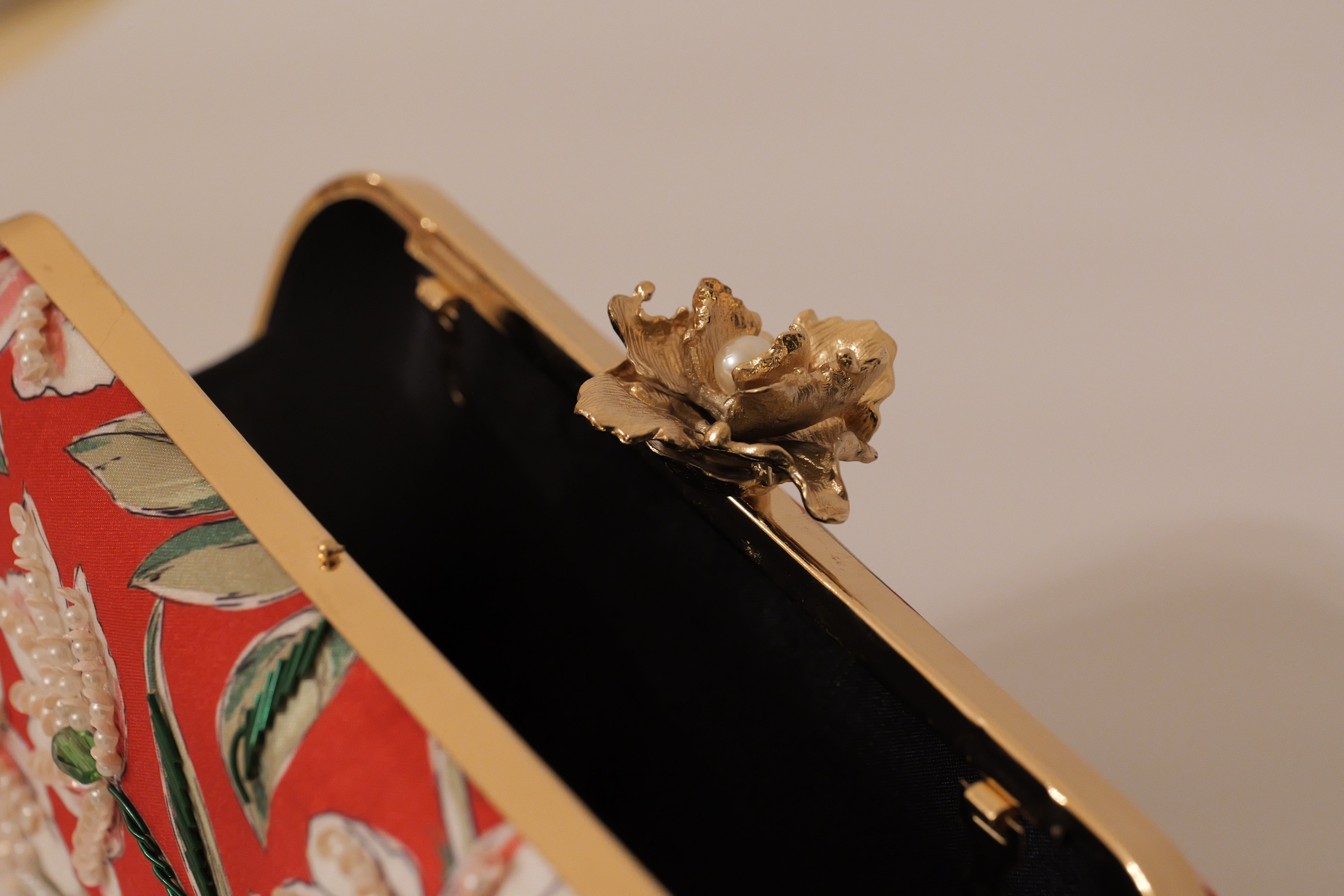 The Raya Modern Classic