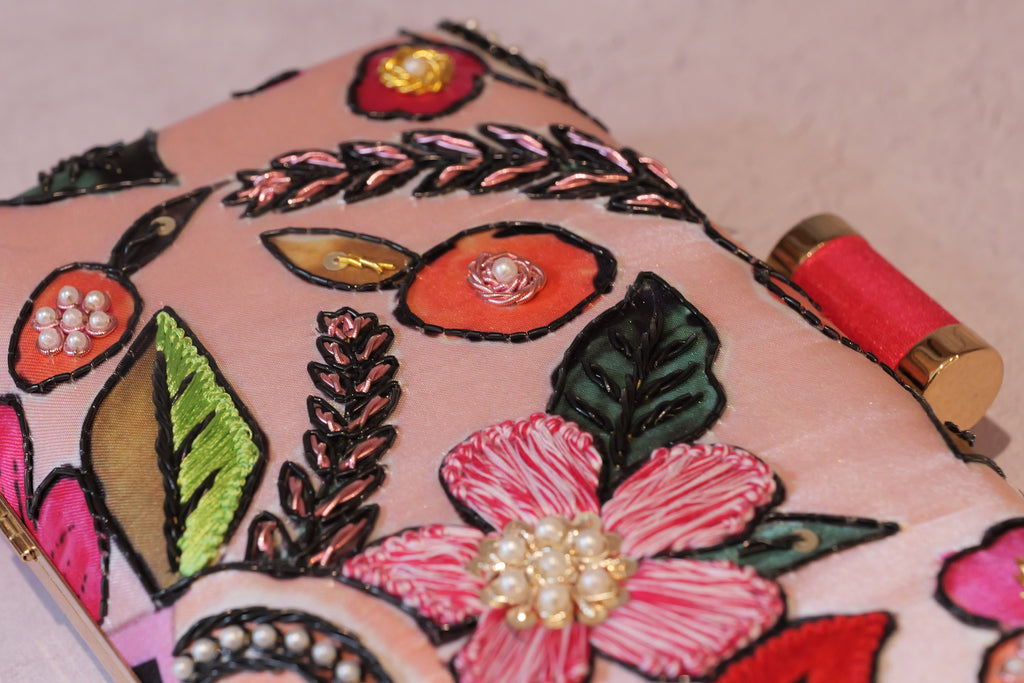 The Isla Icon Clutch