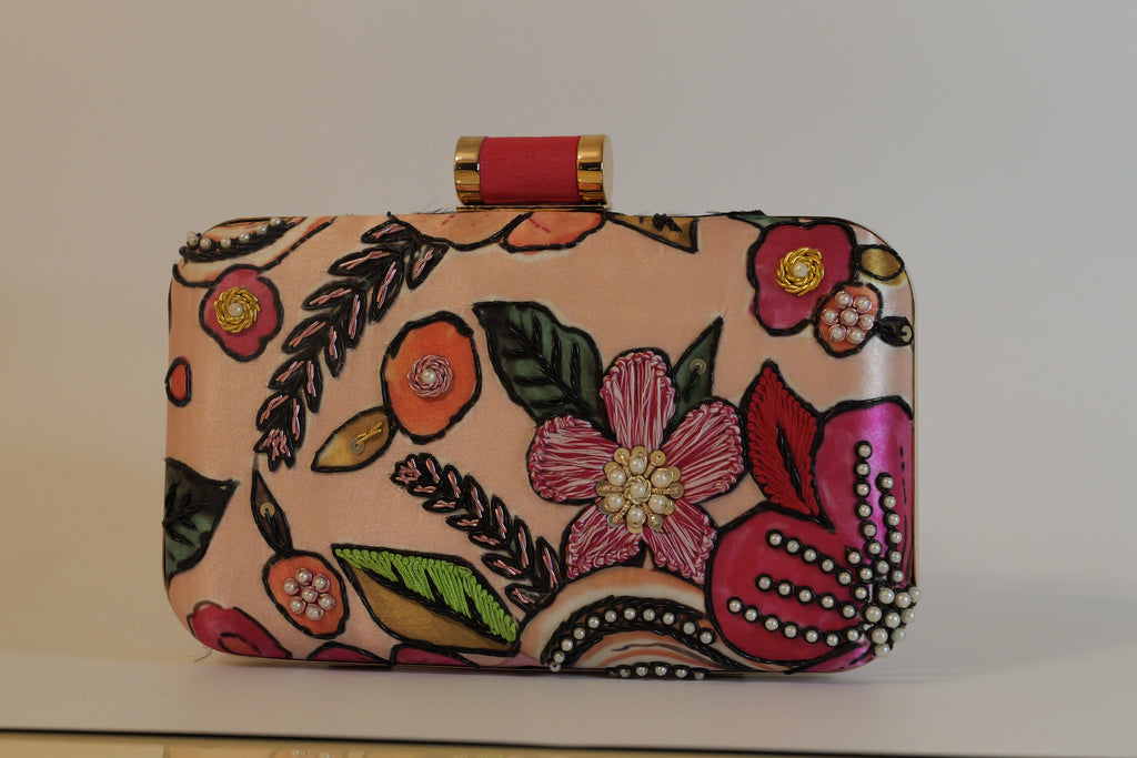 The Isla Icon Clutch