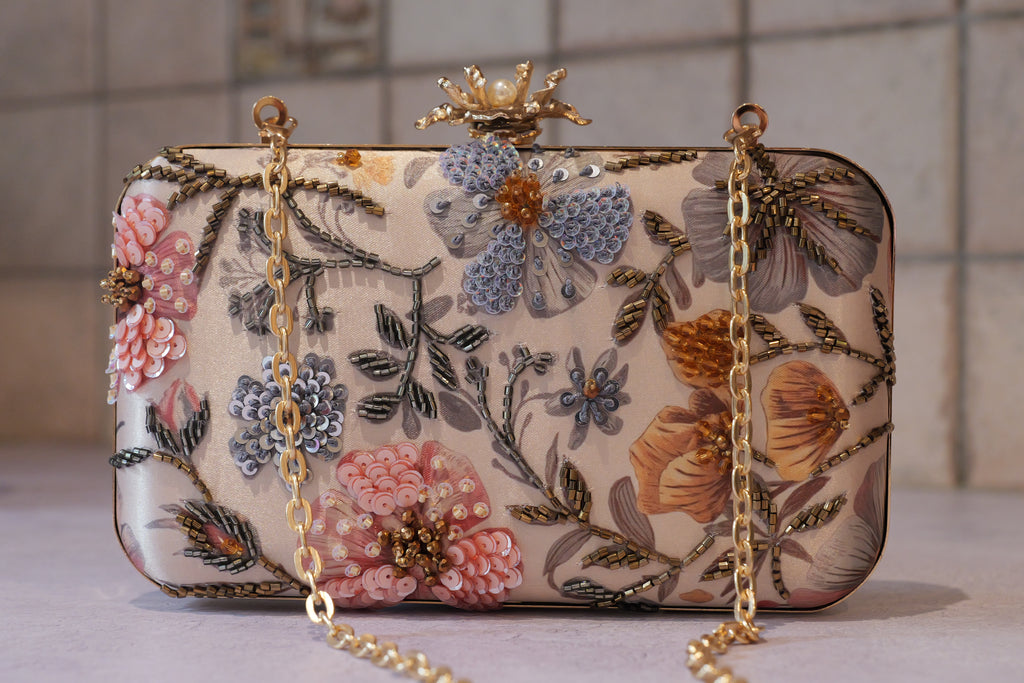 The Aurelia Grand Clutch