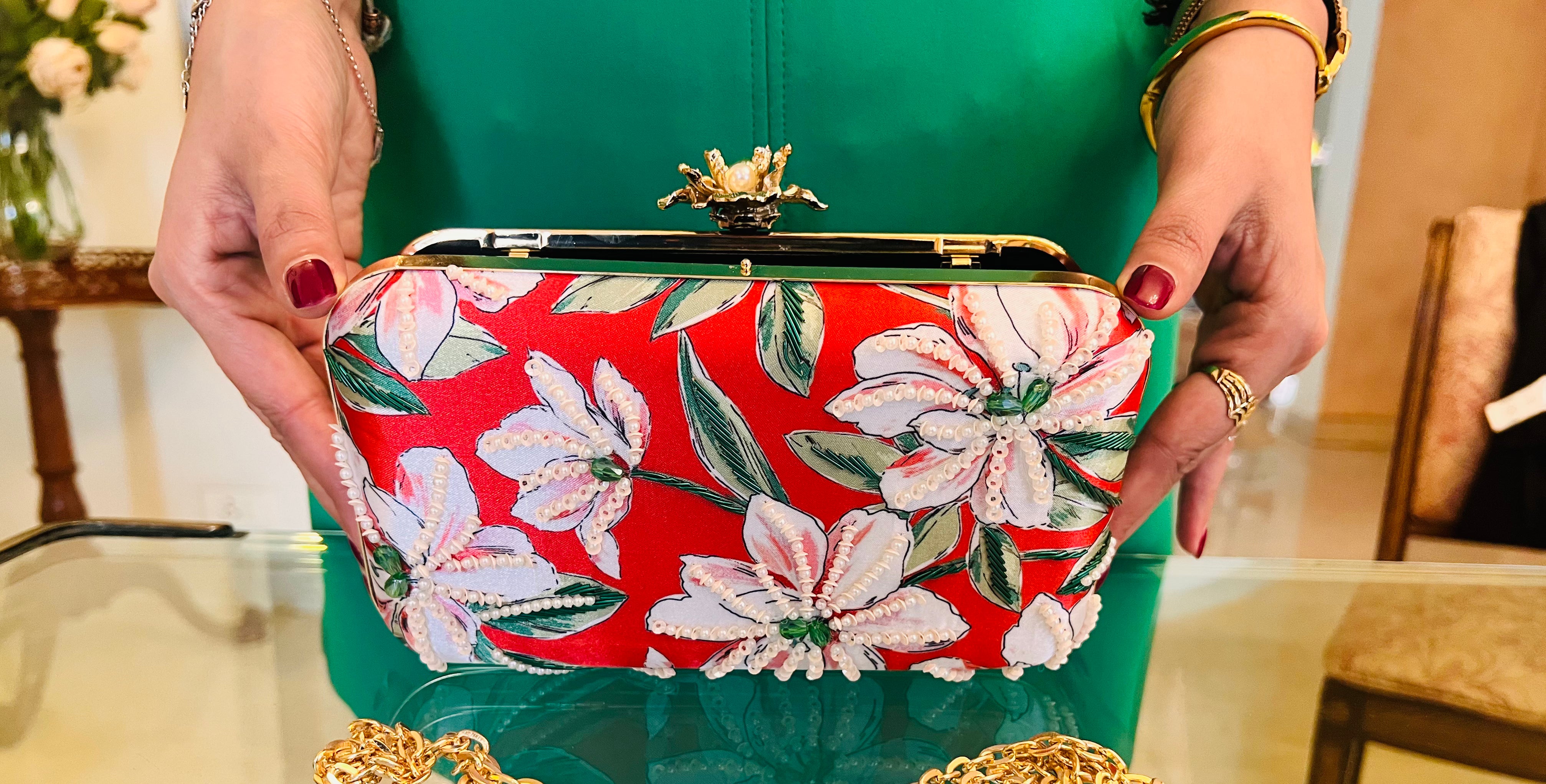 The Raya Modern Classic